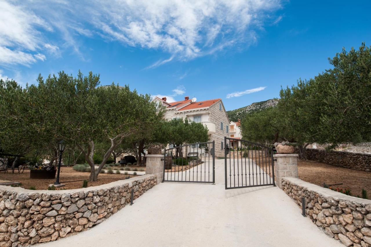 Villa Franka With Swimming Pool ボル エクステリア 写真